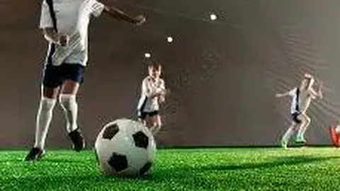 周迅陈坤与友同聚街头，亲密拥抱道别温馨感人