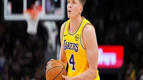 阿联酋队教练保罗·本托遭官方解雇；球队18强赛小组暂居第三名